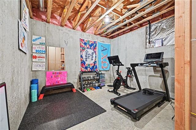 12203 N Virginia Avenue, Kansas City, MO 64165