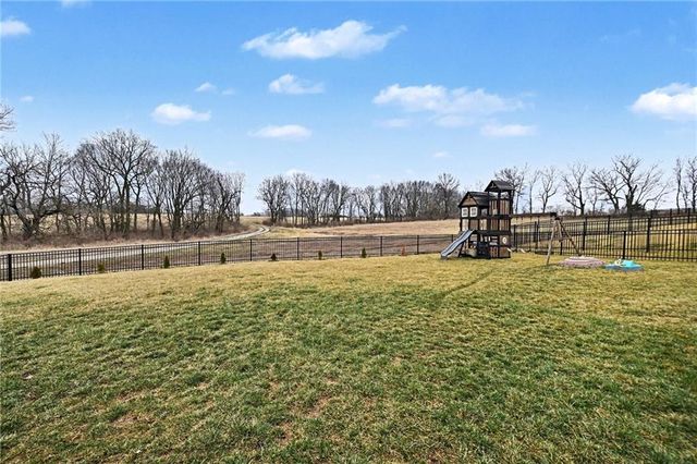 12203 N Virginia Avenue, Kansas City, MO 64165