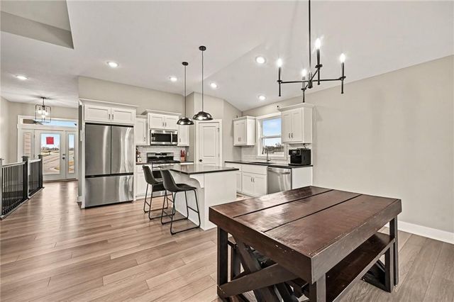 12203 N Virginia Avenue, Kansas City, MO 64165