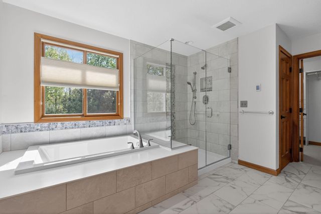 3872 Whispering Creek Lane, Delaware, OH 43015