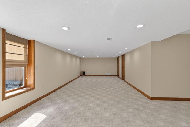 3872 Whispering Creek Lane, Delaware, OH 43015