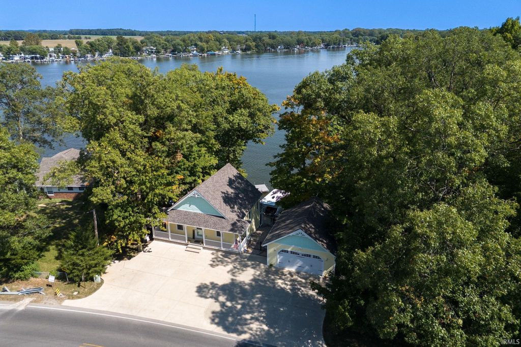 3743 N West Shafer Drive, Monticello, IN 47960