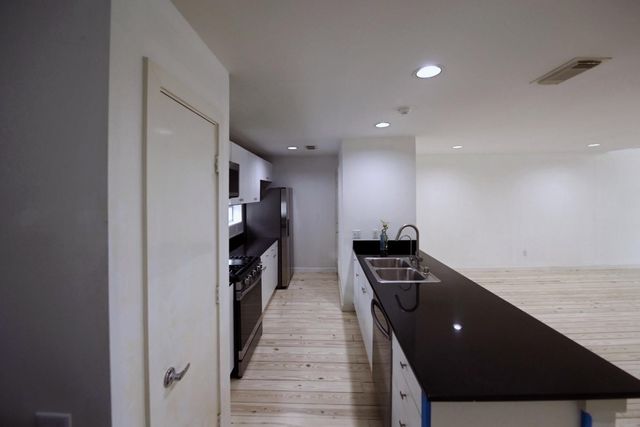 702 Ruthven Street, Houston, TX 77019