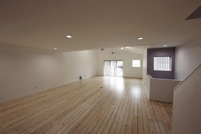 702 Ruthven Street, Houston, TX 77019