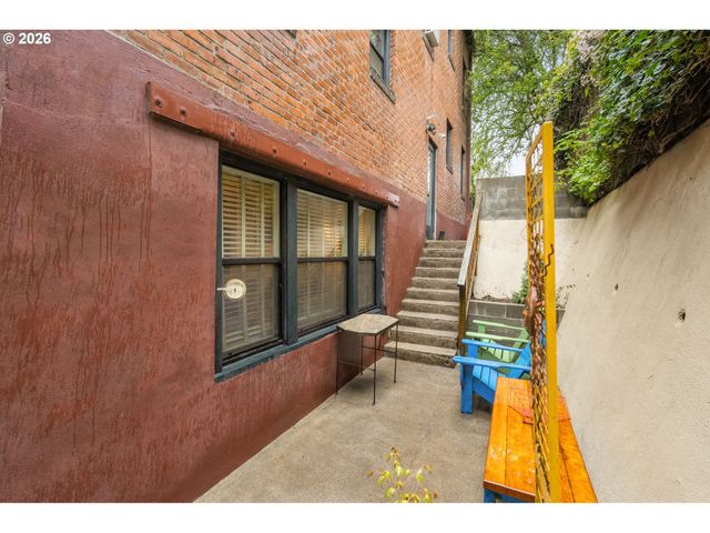 2076 Nw JOHNSON St 103, Portland, OR 97209