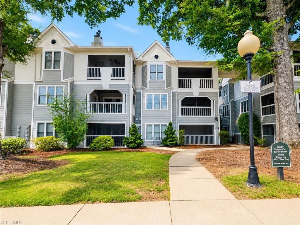 231 Oakwood Court, Winston-salem, NC 27103