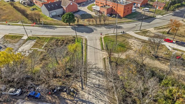 2143 E Ann Arbor, Dallas, TX 75216