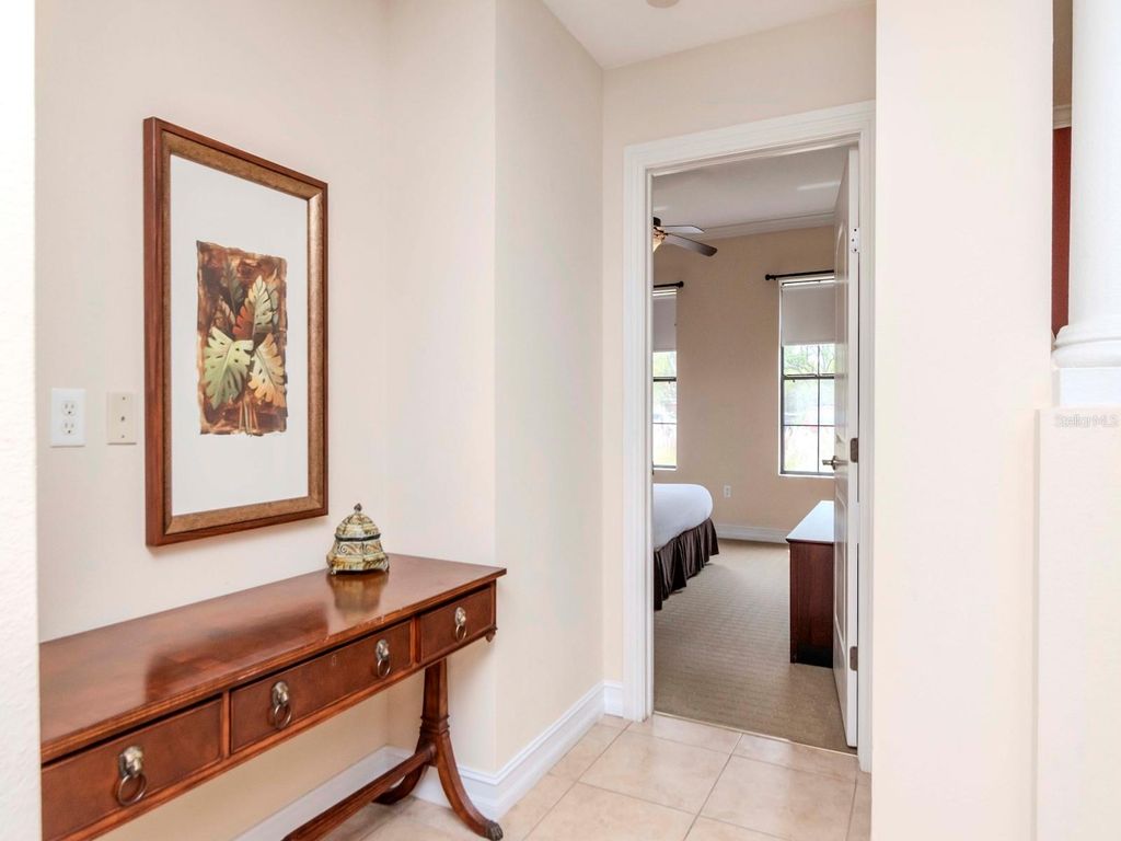 Image 18 of property listing at 13941 CLUBHOUSE DRIVE 102, Tampa, FL 33618