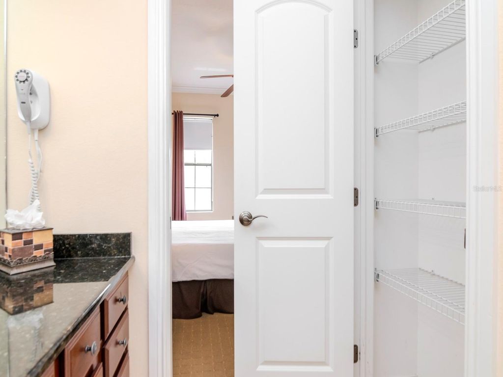 Image 21 of property listing at 13941 CLUBHOUSE DRIVE 102, Tampa, FL 33618