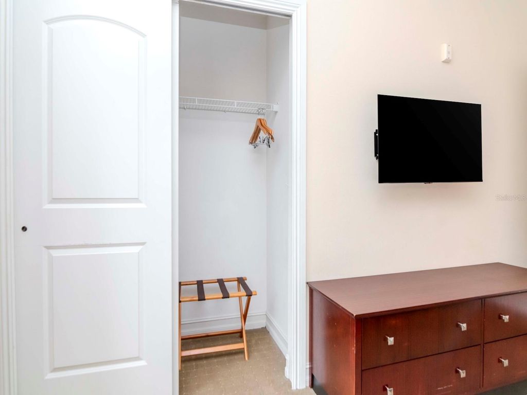 Image 22 of property listing at 13941 CLUBHOUSE DRIVE 102, Tampa, FL 33618