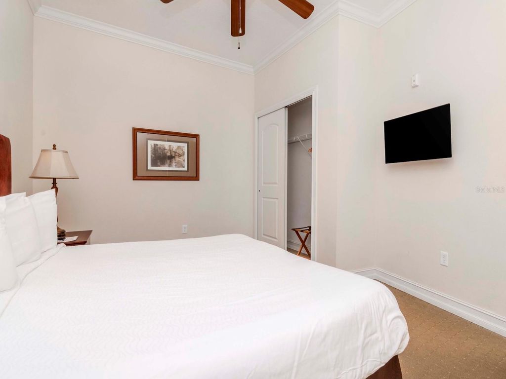 Image 23 of property listing at 13941 CLUBHOUSE DRIVE 102, Tampa, FL 33618