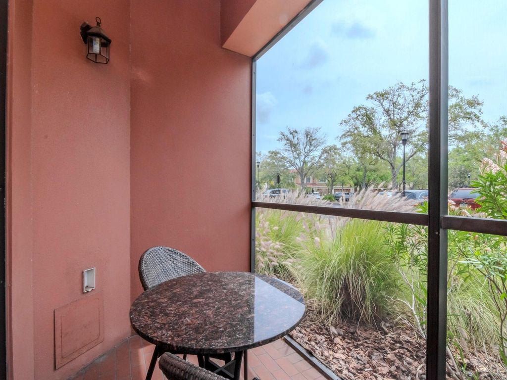 Image 26 of property listing at 13941 CLUBHOUSE DRIVE 102, Tampa, FL 33618