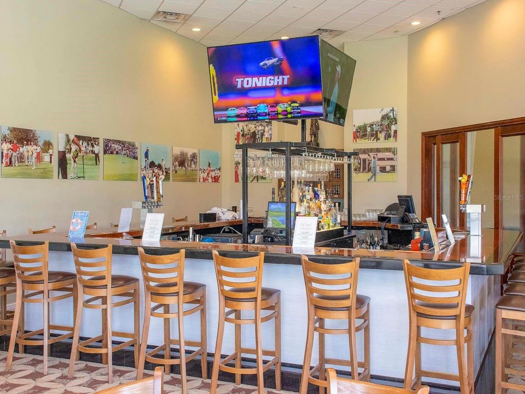 Image 30 of property listing at 13941 CLUBHOUSE DRIVE 102, Tampa, FL 33618