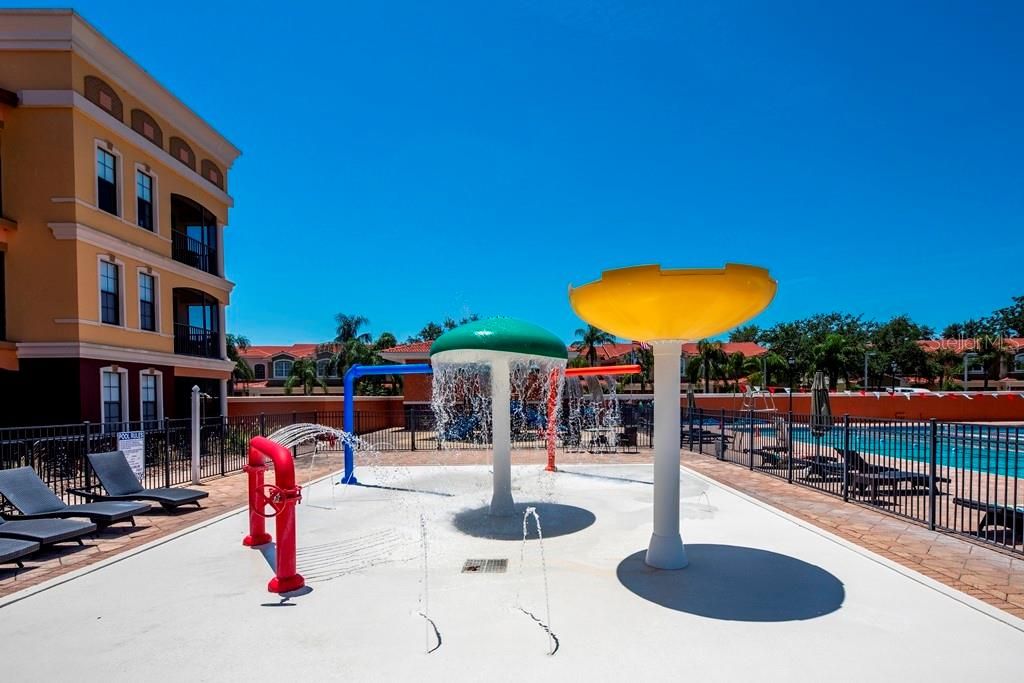 Image 32 of property listing at 13941 CLUBHOUSE DRIVE 102, Tampa, FL 33618