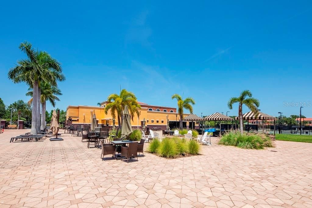 Image 40 of property listing at 13941 CLUBHOUSE DRIVE 102, Tampa, FL 33618