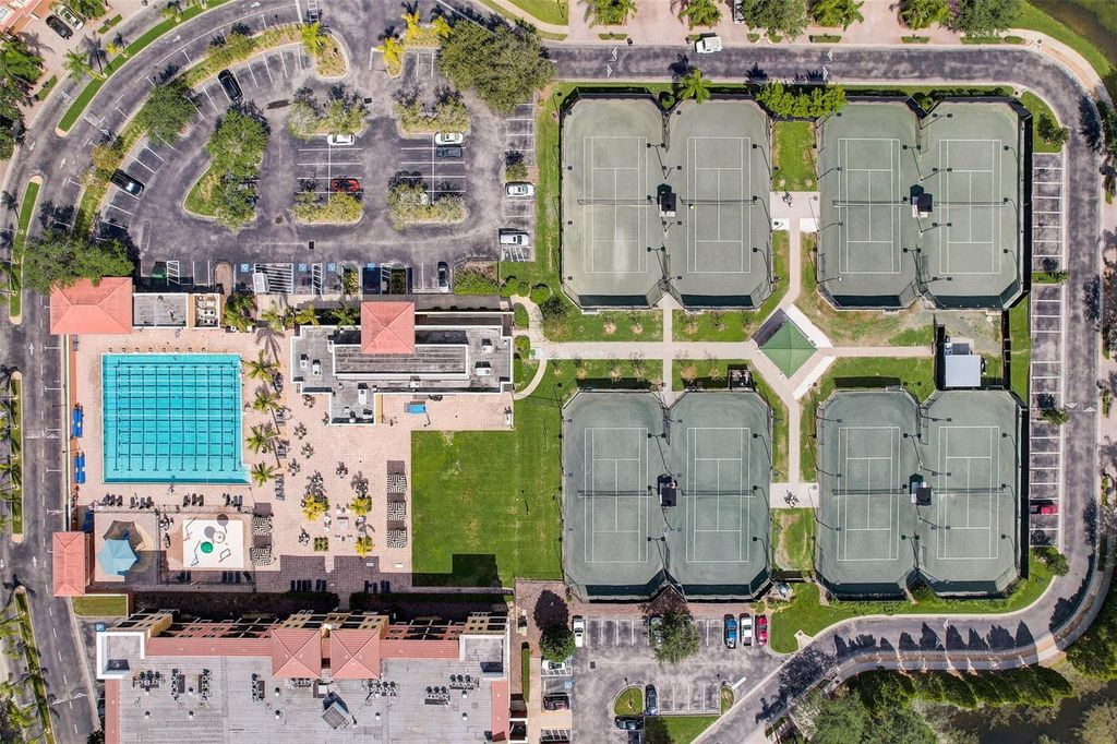 Image 52 of property listing at 13941 CLUBHOUSE DRIVE 102, Tampa, FL 33618