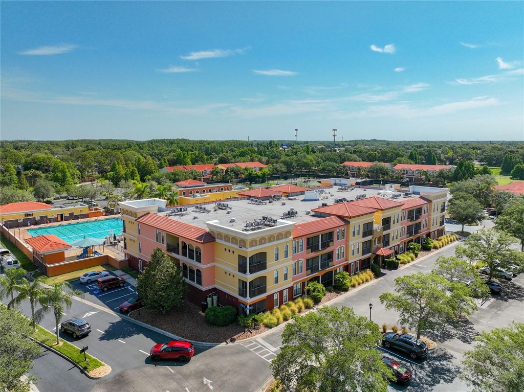 Image 58 of property listing at 13941 CLUBHOUSE DRIVE 102, Tampa, FL 33618