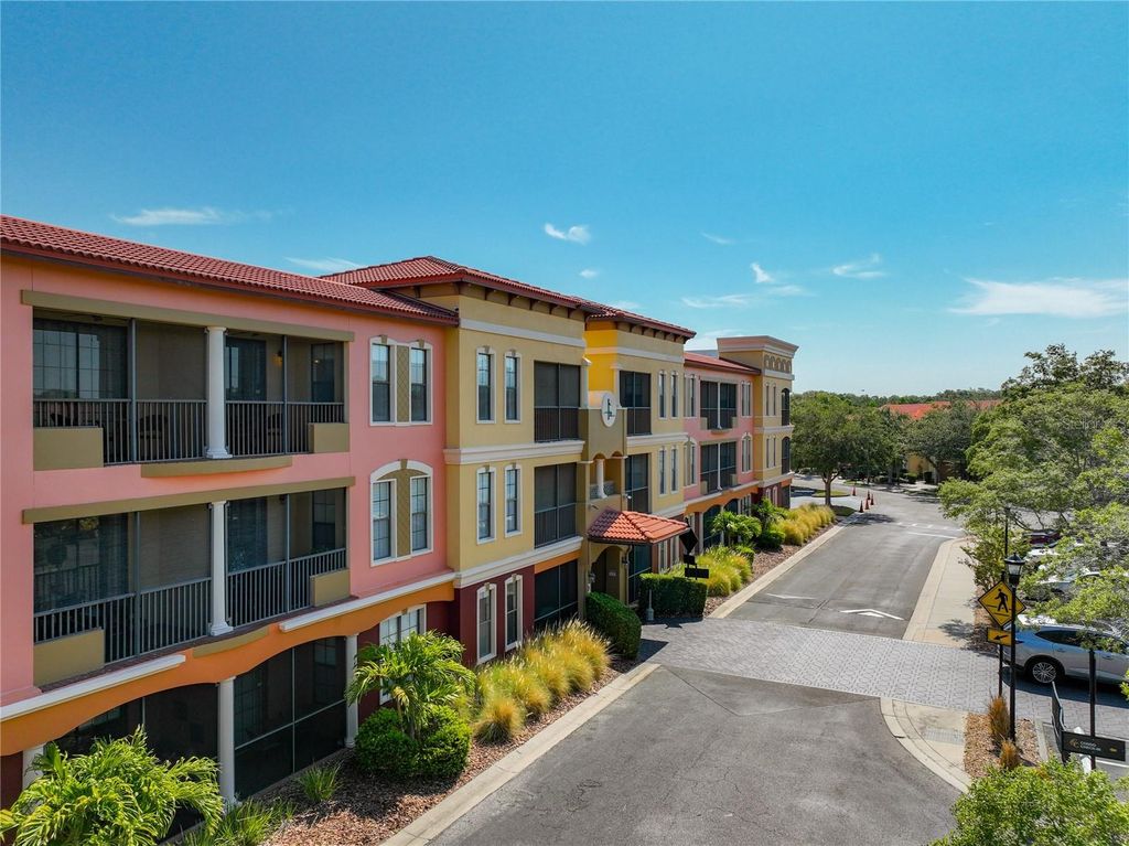 Image 60 of property listing at 13941 CLUBHOUSE DRIVE 102, Tampa, FL 33618