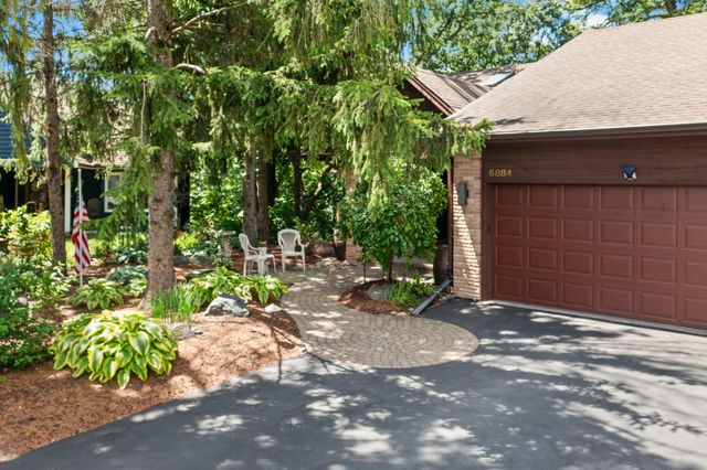 6884 Stonewood Court, Eden Prairie, MN 55346