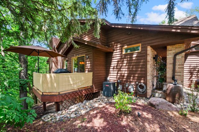 6884 Stonewood Court, Eden Prairie, MN 55346