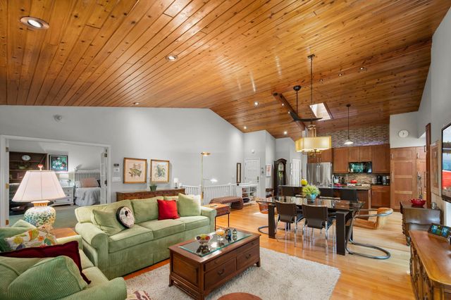 6884 Stonewood Court, Eden Prairie, MN 55346
