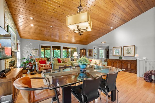 6884 Stonewood Court, Eden Prairie, MN 55346