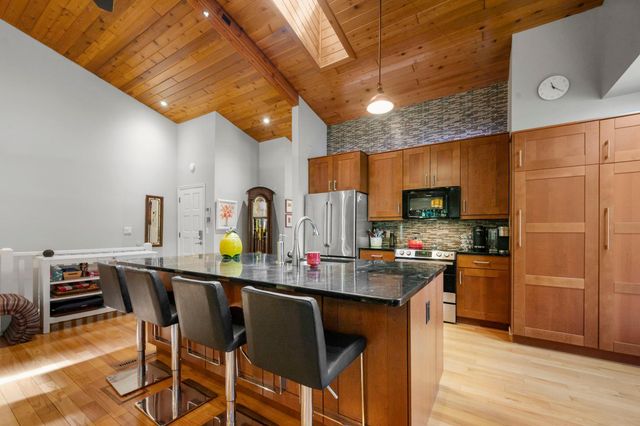 6884 Stonewood Court, Eden Prairie, MN 55346