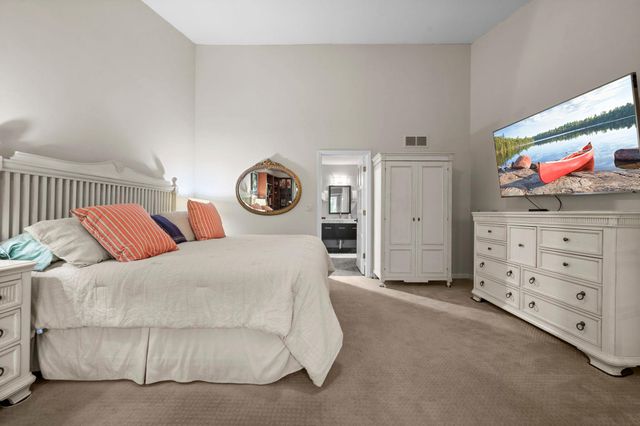 6884 Stonewood Court, Eden Prairie, MN 55346