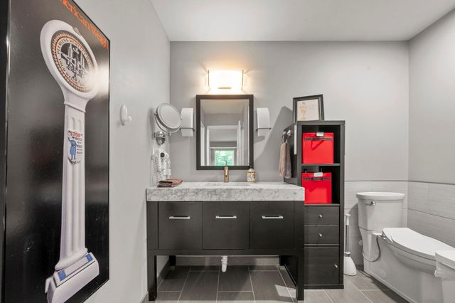 6884 Stonewood Court, Eden Prairie, MN 55346