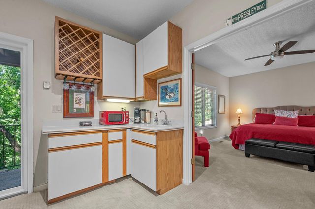 6884 Stonewood Court, Eden Prairie, MN 55346