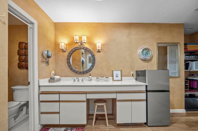 6884 Stonewood Court, Eden Prairie, MN 55346