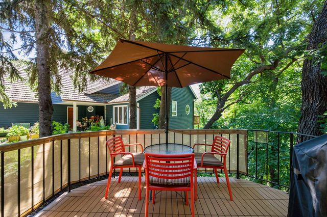 6884 Stonewood Court, Eden Prairie, MN 55346