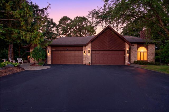 6884 Stonewood Court, Eden Prairie, MN 55346