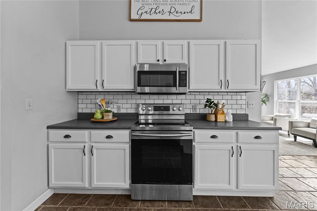 2326 Silver Lake Estates Drive, Pacific, MO 63069