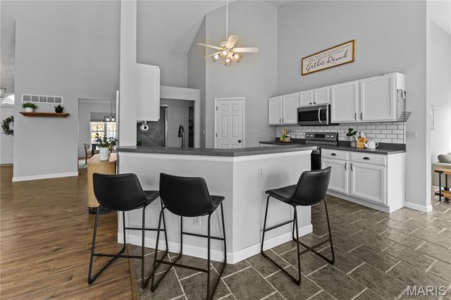 2326 Silver Lake Estates Drive, Pacific, MO 63069