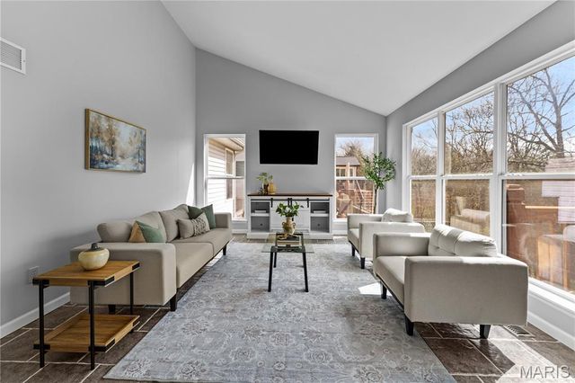 2326 Silver Lake Estates Drive, Pacific, MO 63069