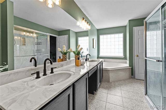 2326 Silver Lake Estates Drive, Pacific, MO 63069