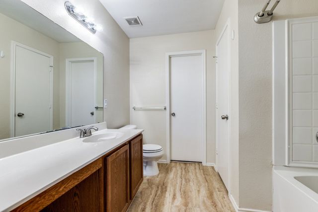 6104 St James Place, Denton, TX 76210