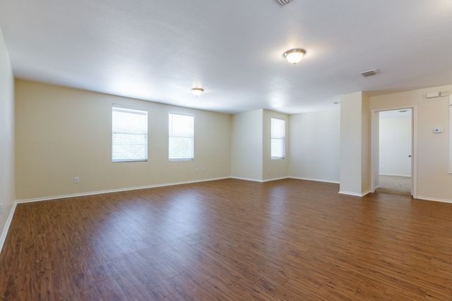 6104 St James Place, Denton, TX 76210