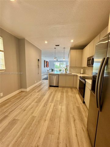 2469 Cordoba Bnd 2469, Weston, FL 33327