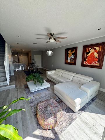 2469 Cordoba Bnd 2469, Weston, FL 33327