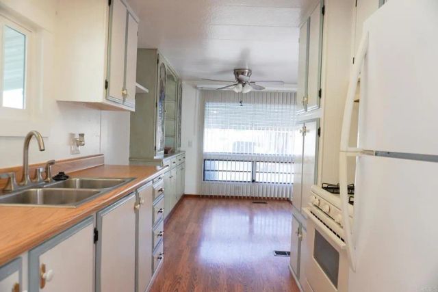 2950 Iris Ave 48, San Diego, CA 92154