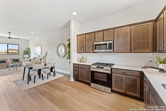 7946 Kennedy Hill, San Antonio, TX 78235