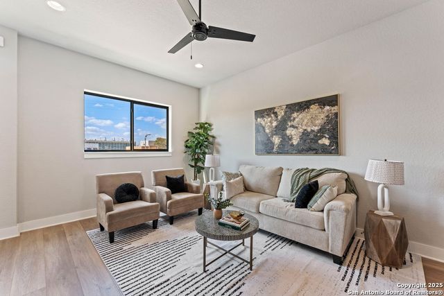 7946 Kennedy Hill, San Antonio, TX 78235
