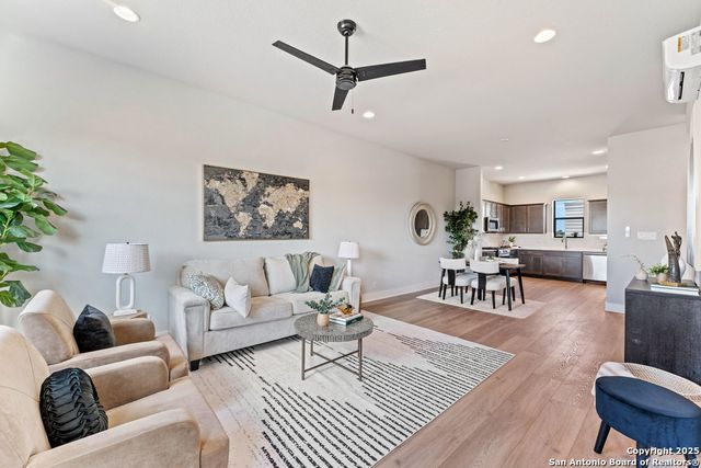 7946 Kennedy Hill, San Antonio, TX 78235