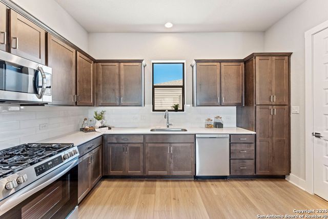 7946 Kennedy Hill, San Antonio, TX 78235