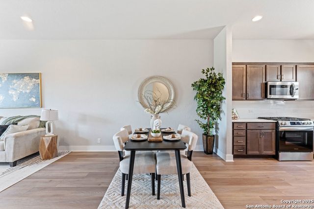 7946 Kennedy Hill, San Antonio, TX 78235