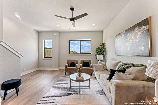 7946 Kennedy Hill, San Antonio, TX 78235