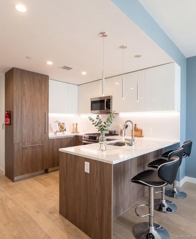 131-01 40th Road 10S, Flushing, NY 11354