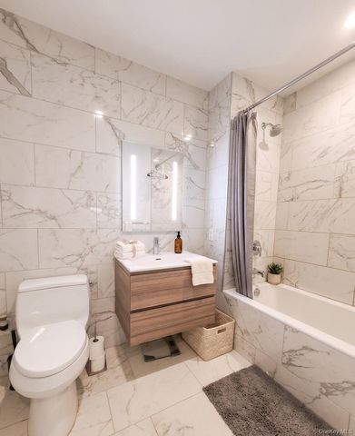 131-01 40th Road 10S, Flushing, NY 11354